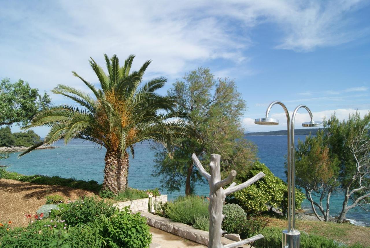Apartments By The Sea Zavala, Hvar - 553 Jelsa  Bagian luar foto