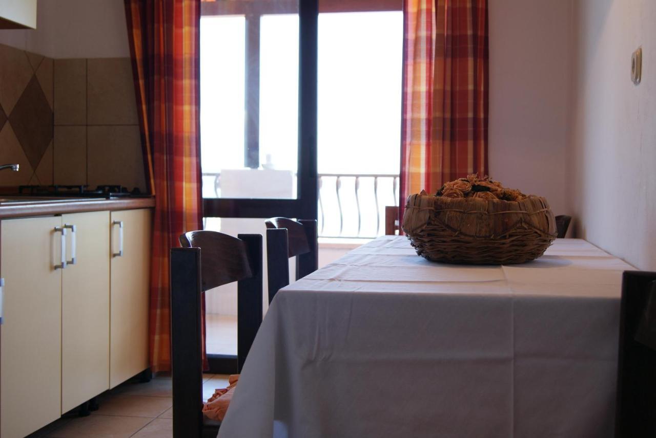 Apartments By The Sea Zavala, Hvar - 553 Jelsa  Bagian luar foto
